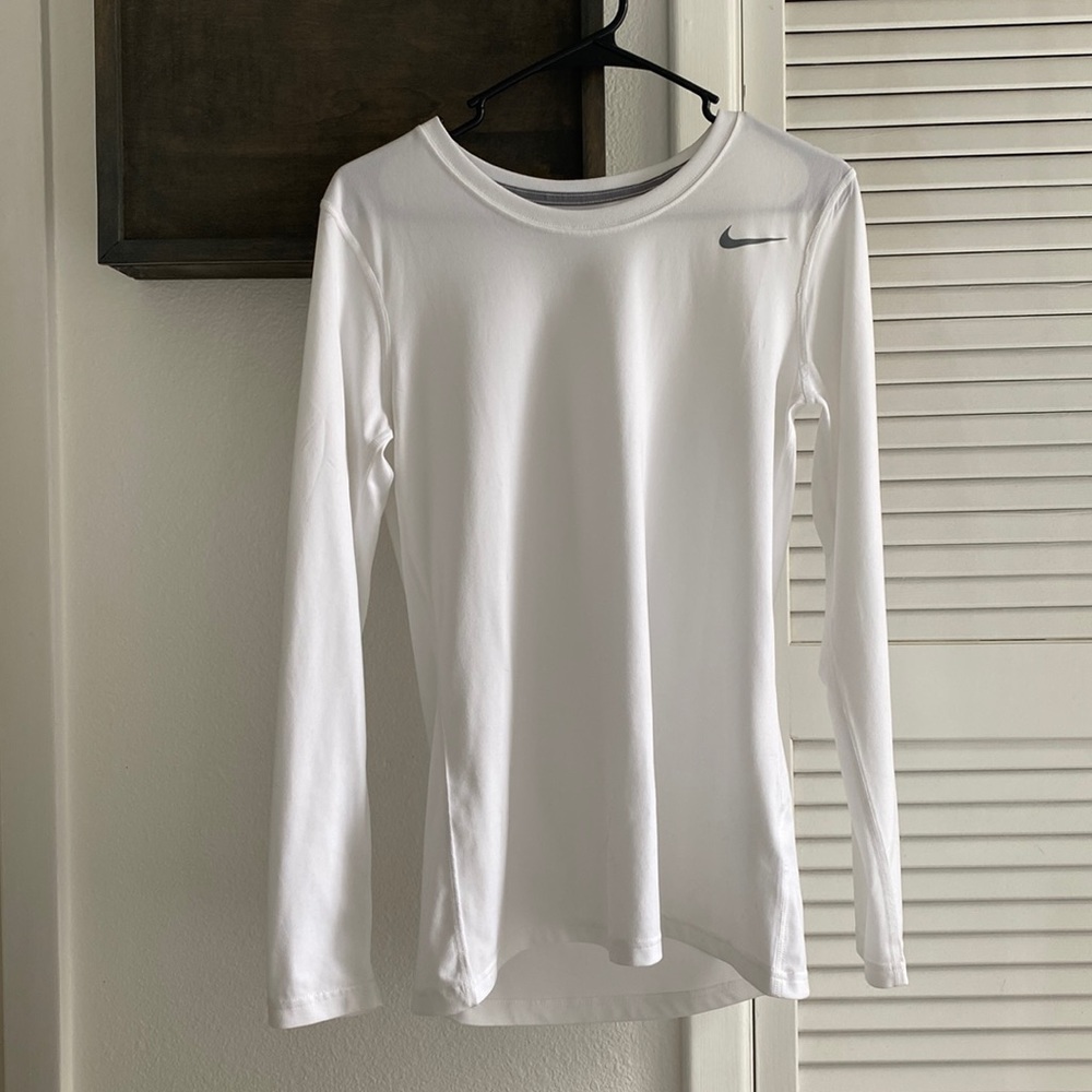NWOT Dri-Fit White Nike Long sleeve Size S